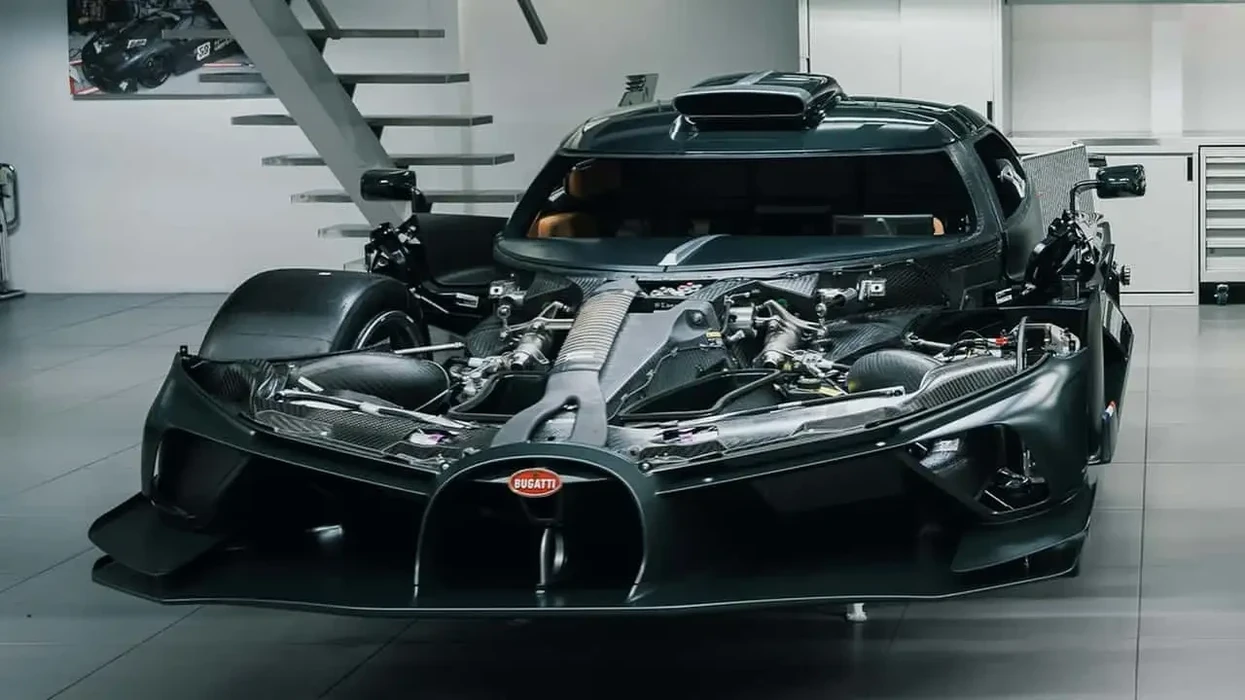Makina e fundit për pista me motor W16 e Bugatti-t tani është e ligjshme për rrugë