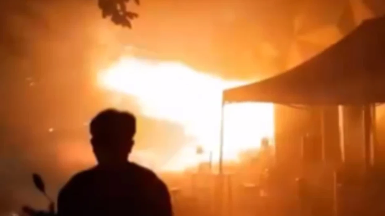Zjarr i madh në një bar në Tajlandë, të paktën 27 të vdekur