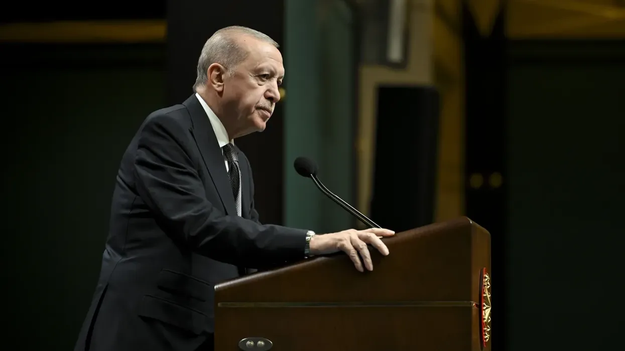 Erdogan premton se Turqia do të bëjë gjithçka për të parandaluar një gjenocid tjetër si ai i Srebrenicës Erdogan premton se Turqia do të bëjë gjithçka për të parandaluar një gjenocid tjetër si ai i Srebrenicës