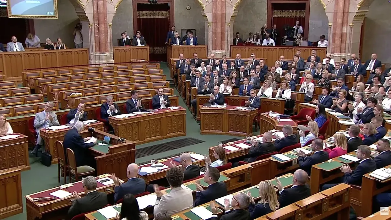 Parlamenti hungarez shkarkon presidentin Tamás Sulyok nga detyra Parlamenti hungarez shkarkon presidentin Tamás Sulyok nga detyra