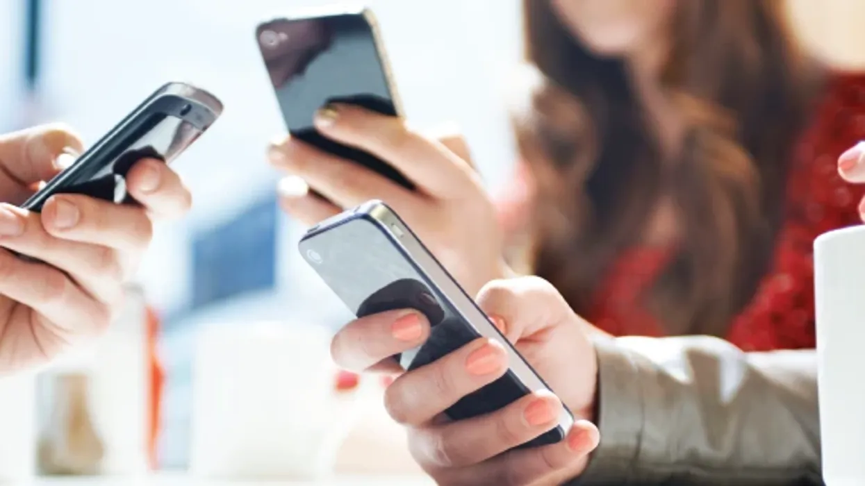 Statistikat e ASK-së: Rriten përdoruesit e telefonisë mobile, bien fluturimet në maj Statistikat e ASK-së: Rriten përdoruesit e telefonisë mobile, bien fluturimet në maj