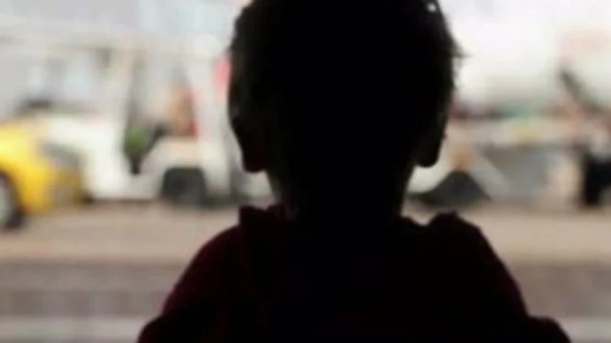 Publikohet videoja e rrahjes ndaj të miturit në Mitrovicë, i dyshuari dërgohet në mbajtje