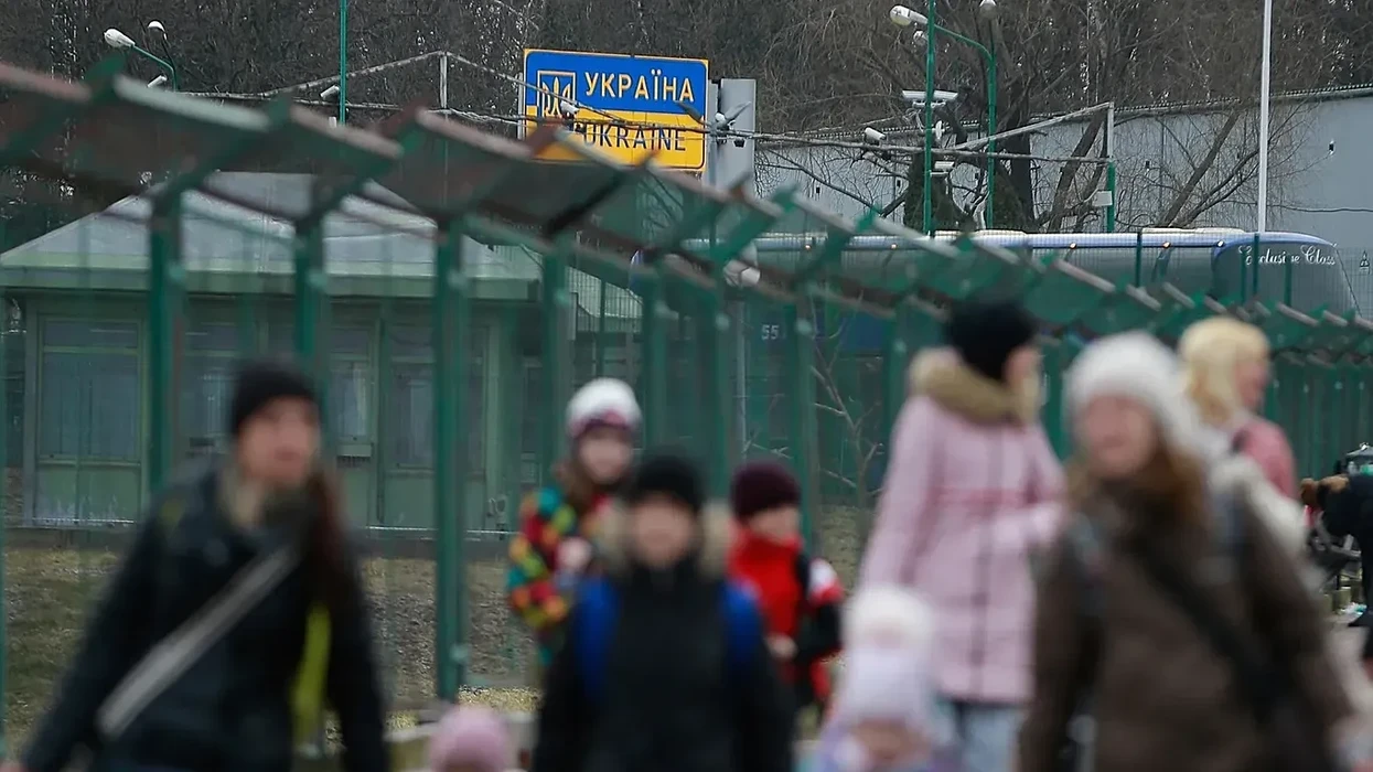 BE-ja zgjat mbrojtjen e përkohshme për ukrainasit, por kufizon qasjen për burrat në moshë ushtarake