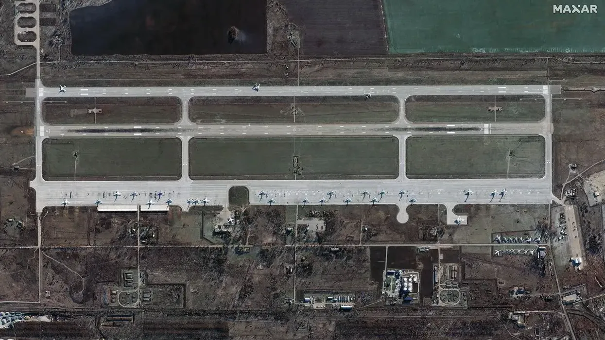 Dronët ukrainas godasin bazën ajrore ruse Engels, digjet një kompleks ushtarak Dronët ukrainas godasin bazën ajrore ruse Engels, digjet një kompleks ushtarak