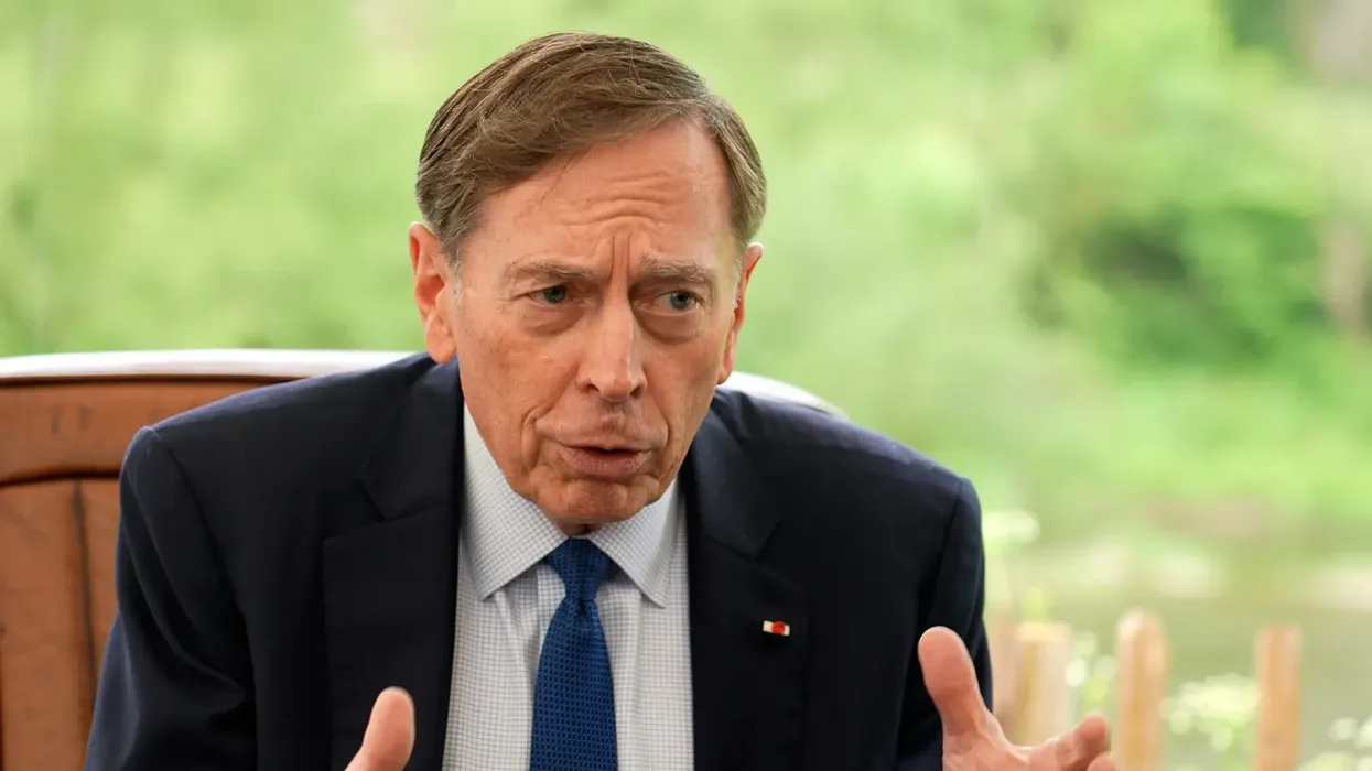 Ish-shefi i CIA, gjenerali Petraeus: Ukraina përdor mbi 10 mijë dronë në ditë, SHBA-ja mbetet shumë prapa në prodhim Ish-shefi i CIA, gjenerali Petraeus: Ukraina përdor mbi 10 mijë dronë në ditë, SHBA-ja mbetet shumë prapa në prodhim