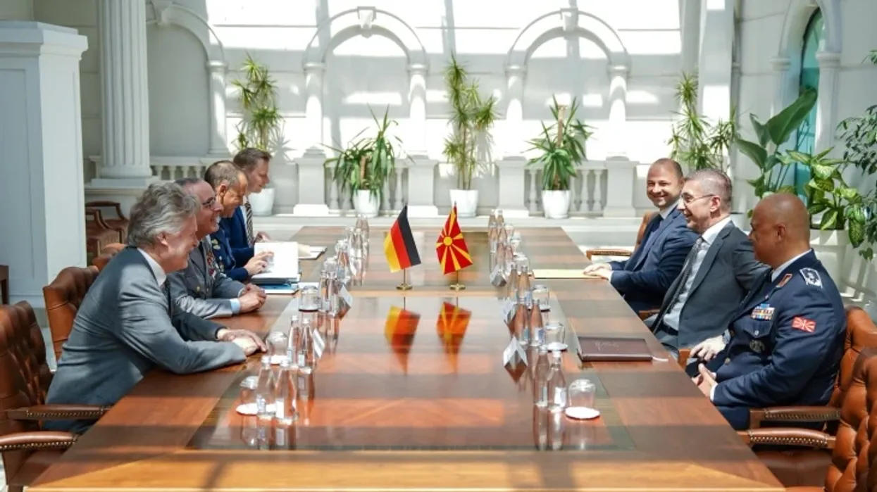 Mickoski-Brojer: Maqedonia e Veriut dhe Gjermania drejt bashkëpunimit më të ngushtë ushtarak Mickoski-Brojer: Maqedonia e Veriut dhe Gjermania drejt bashkëpunimit më të ngushtë ushtarak