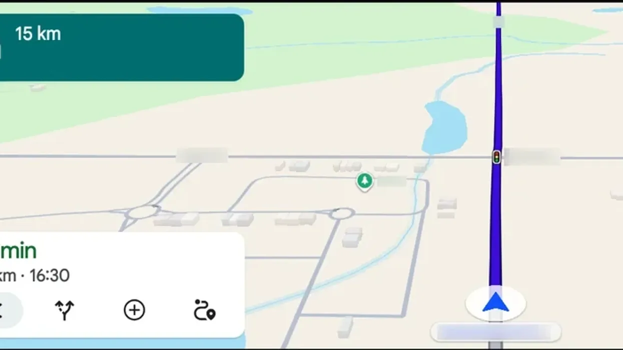Android Auto më në fund fillon të lansojë një shpejtësimatës në Google Maps Android Auto më në fund fillon të lansojë një shpejtësimatës në Google Maps