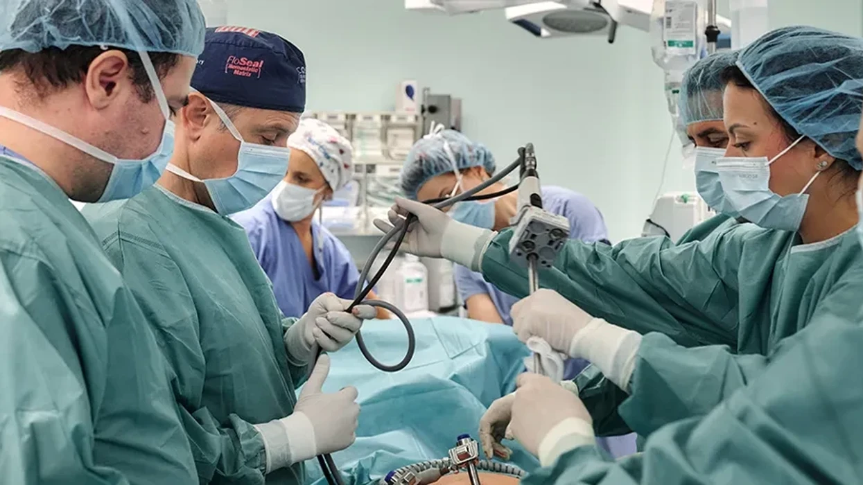 Një epokë e re në kirurgji: operacioni i parë i asistuar me robot u krye me sukses në Spitalin Klinik “Acibadem Sistina”