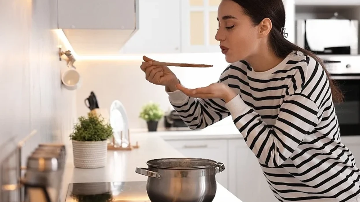 Si të shpëtoni nga aromat e pakëndshme pas gatimit? Këto tre truke të thjeshta mund t'ju ndihmojnë