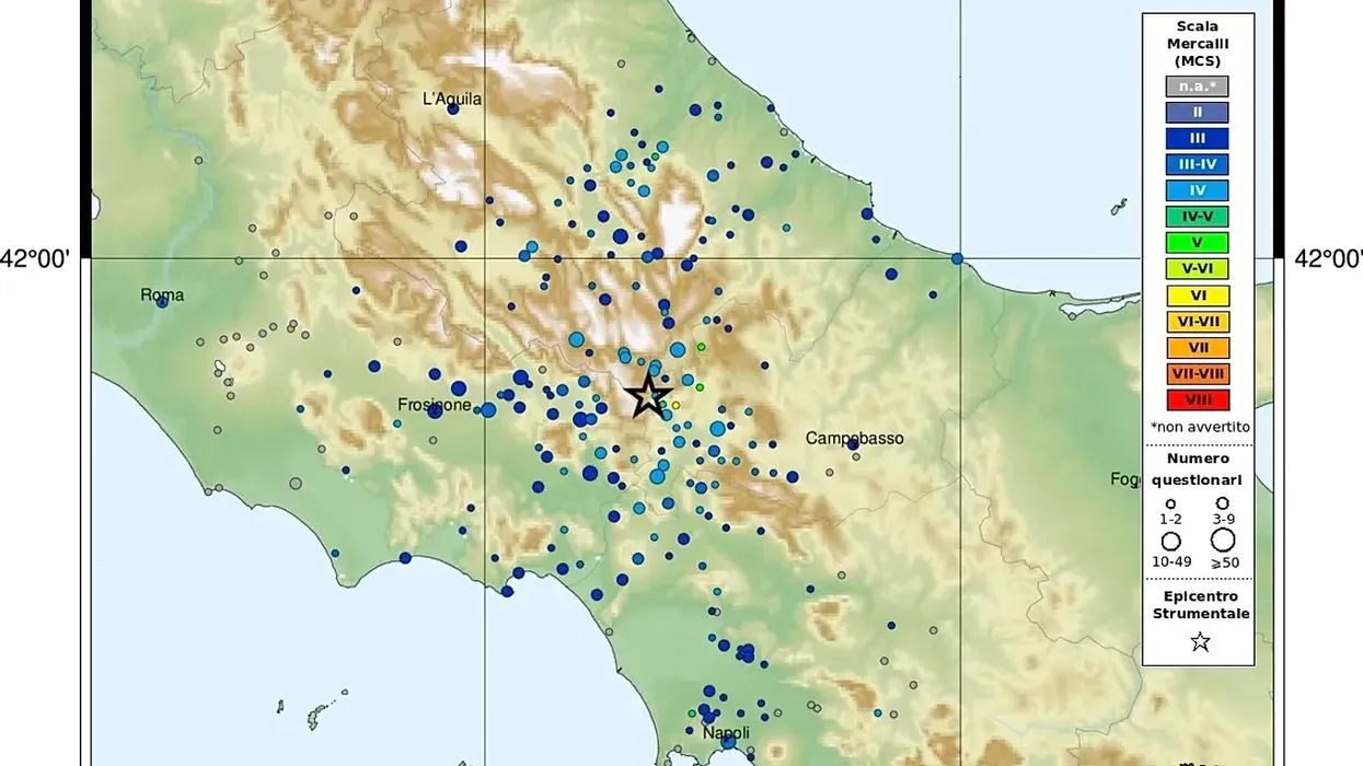 Italia goditet nga një tërmet me magnitudë, banorët dalin në rrugë Italia goditet nga një tërmet me magnitudë, banorët dalin në rrugë