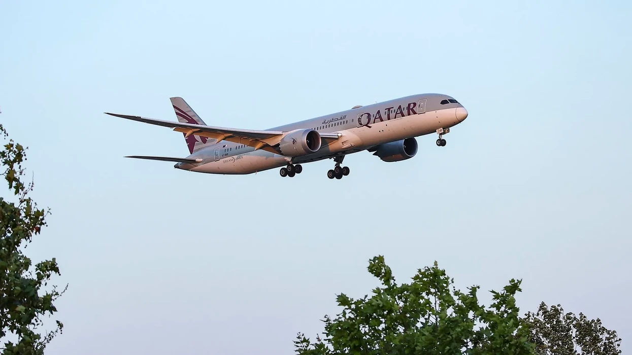 14-vjeçari ndihmon policinë britanike për një telefonatë të rreme, aeroplanët luftarakë u ngritën në ajër për të interceptuar fluturaken e Qatar Airways që po shkonte drejt Mançesterit