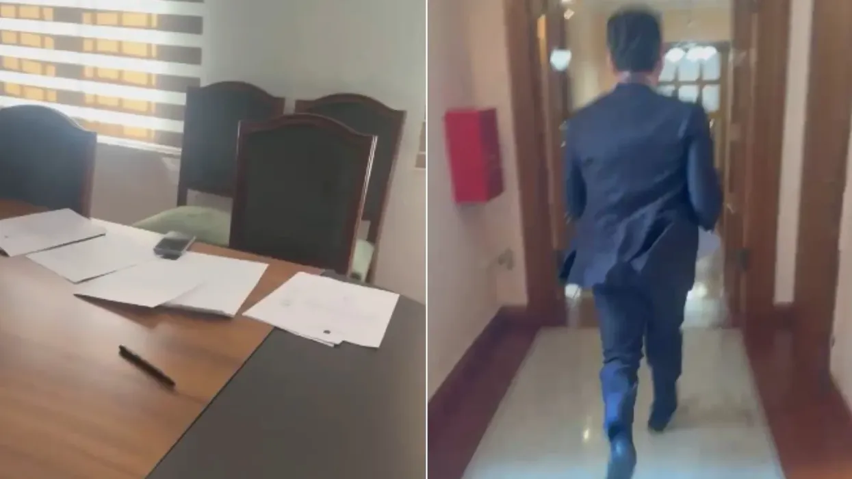 Deputeti Agron Shehaj rrëmben dokumentin konfidencial të marrëveshjes me SHBA-të dhe largohet me vrap Deputeti Agron Shehaj rrëmben dokumentin konfidencial të marrëveshjes me SHBA-të dhe largohet me vrap