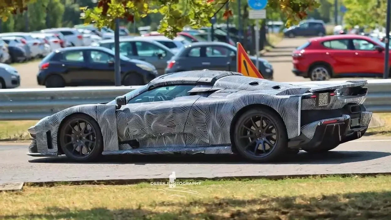 Ferrari F80 Aperta ‘shfaqet’ rrugëve për herë të parë