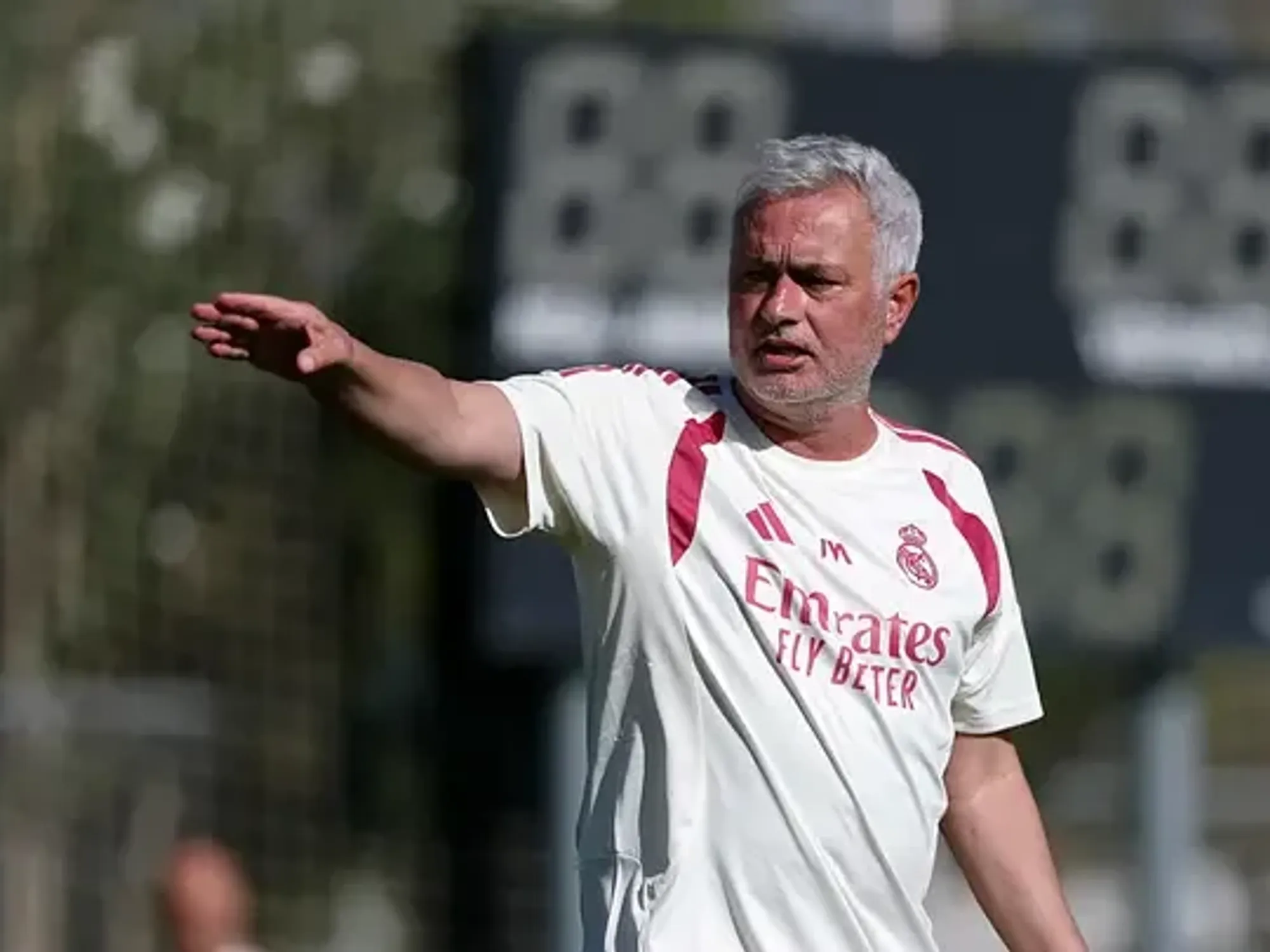 Jose Mourinho kërkon përforcime në mbrojtje, Reali e do yllin portugez në vend të Asencios Jose Mourinho kërkon përforcime në mbrojtje, Reali e do yllin portugez në vend të Asencios