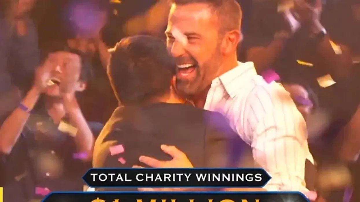 Ben Affleck fitoi një milion dollarë në versionin amerikan të "Slumdog Millionaire", pyetja e fundit ishte për gjelat e detit Ben Affleck fitoi një milion dollarë në versionin amerikan të