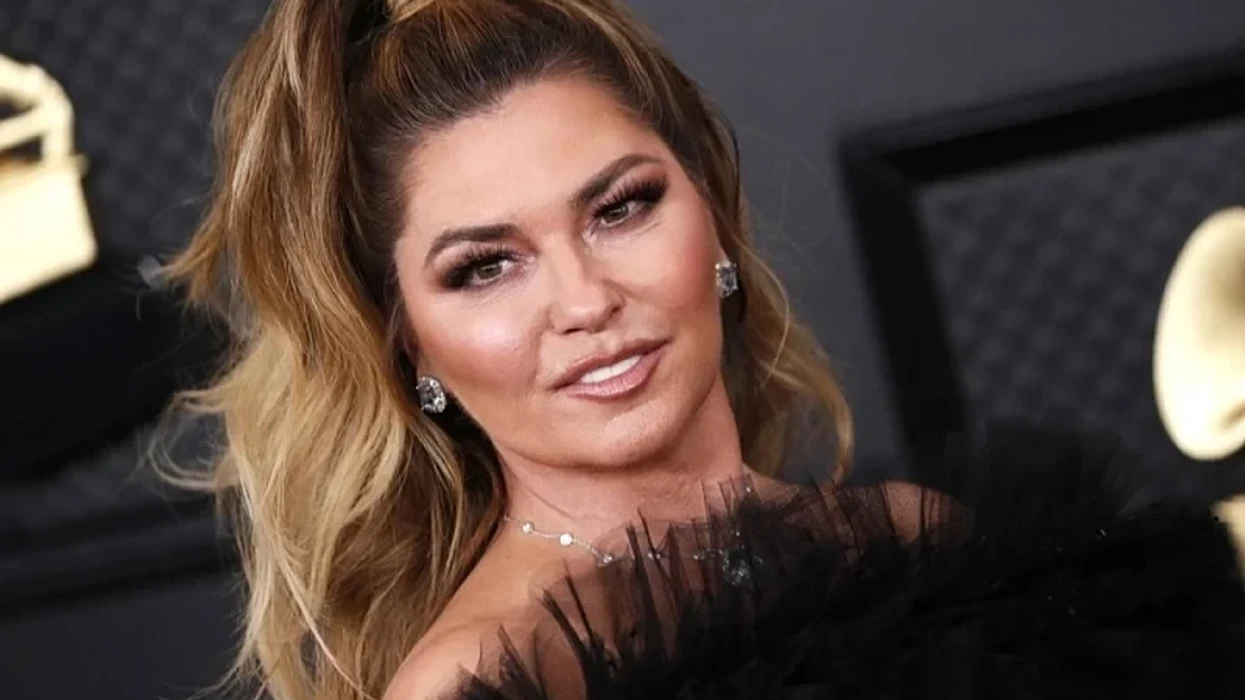 Shania Twain për fëmijërinë traumatike: Të dy prindërit ishin mjaft të ashpër, shpesh na rrihnin