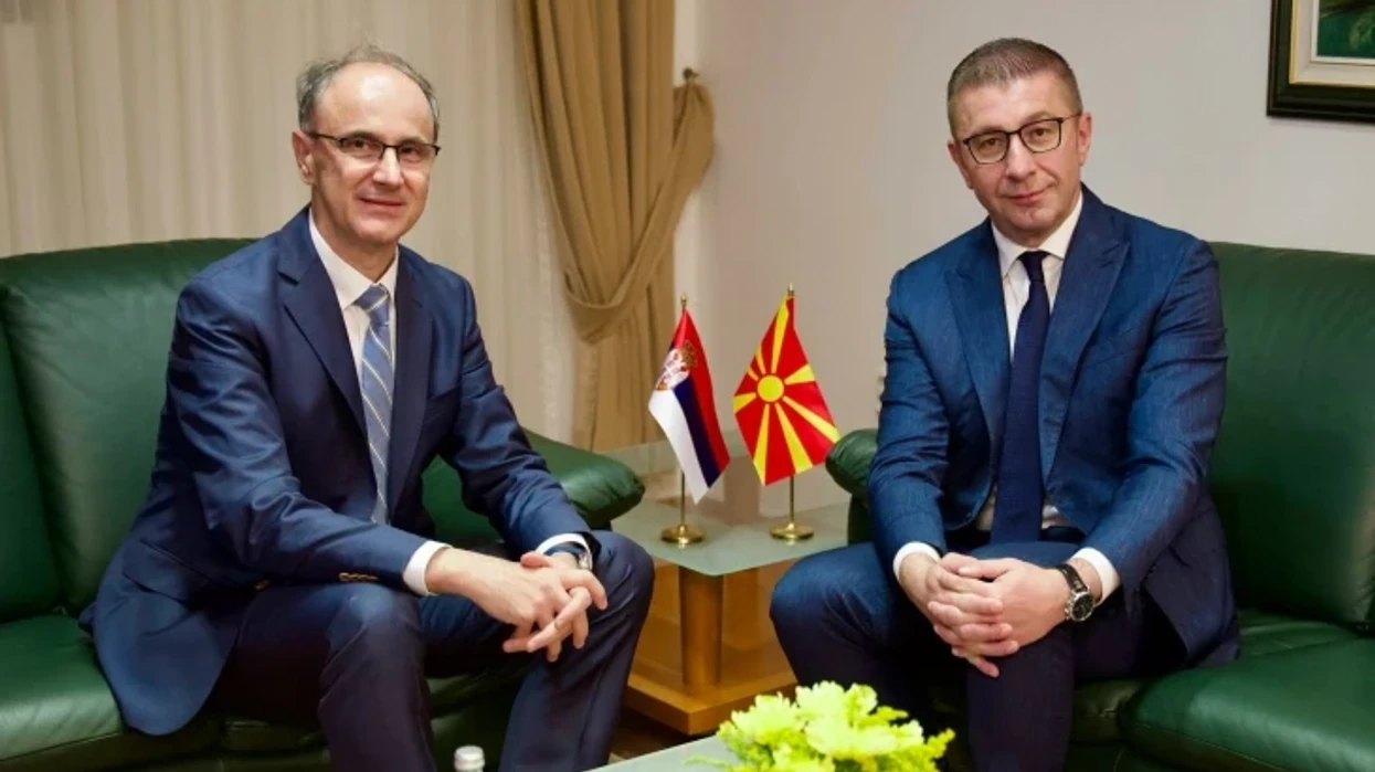 Mickoski-Macut: Rajon më i qëndrueshëm përmes bashkëpunimit dhe fqinjësisë së mirë RMV-Serbi