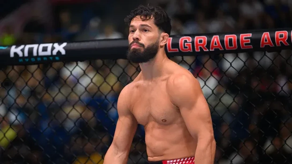 “Vrisni, vrisni shqiptarët”, skandal në UFC Beograd: Buzukja u përball me thirrje anti-shqiptare nga tribunat