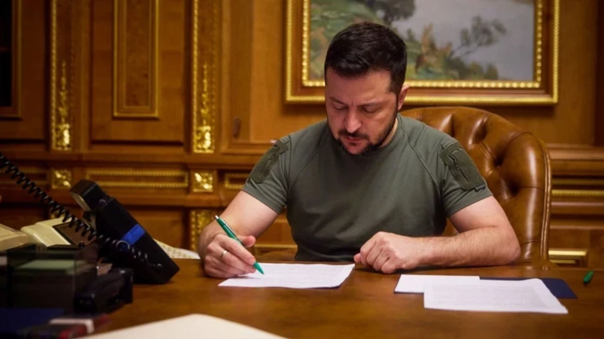 Zelensky shkarkon ambasadorët në Shqipëri, Kroaci dhe Mal të Zi