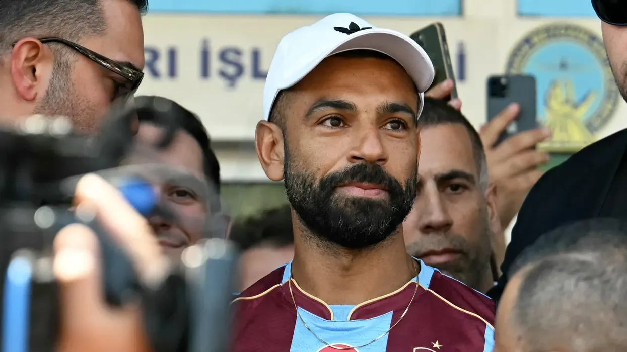 Salah mbetet pa fjalë në Turqi: Kryetari i komunës i bën dhuratën që nuk e priste askush Salah mbetet pa fjalë në Turqi: Kryetari i komunës i bën dhuratën që nuk e priste askush