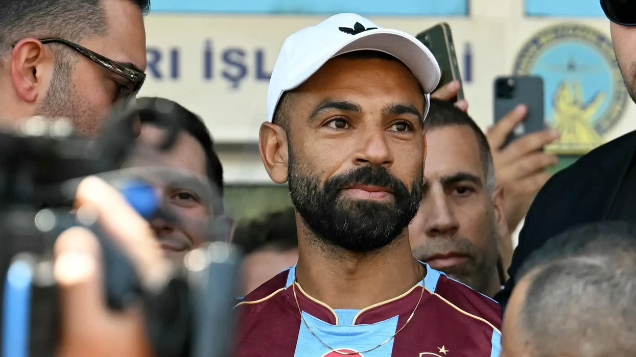 Salah mbetet pa fjalë në Turqi: Kryetari i komunës i bën dhuratën që nuk e priste askush