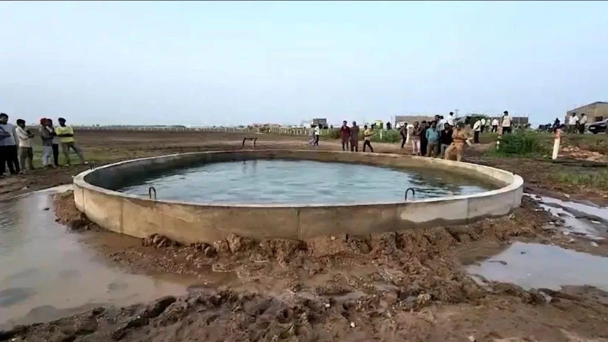 Çfarë po ndodh? Uji i pusit lëviz në mënyrë të pashpjegueshme - banorët në Indi të habitur Çfarë po ndodh? Uji i pusit lëviz në mënyrë të pashpjegueshme - banorët në Indi të habitur