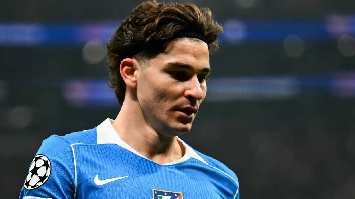 Barcelona këmbëngul për Julian Alvarez, transferimi hyn në fazën vendimtare