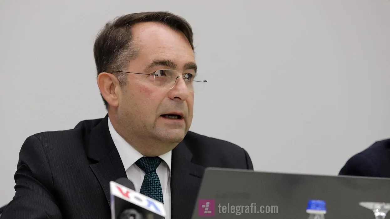 Peci: Në Kosovë qeverisje legale kanë vetëm komunat, jemi shndërruar në bashkësi komunash Peci: Në Kosovë qeverisje legale kanë vetëm komunat, jemi shndërruar në bashkësi komunash