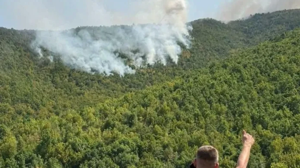 Katër avionë janë angazhuar për shuarjen e zjarrit mbi fshatin Gaber