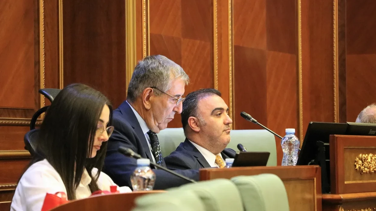 Deklaratat e Deharit për konflikt të mundshëm fizik në Kuvend, reagime të ashpra nga opozita