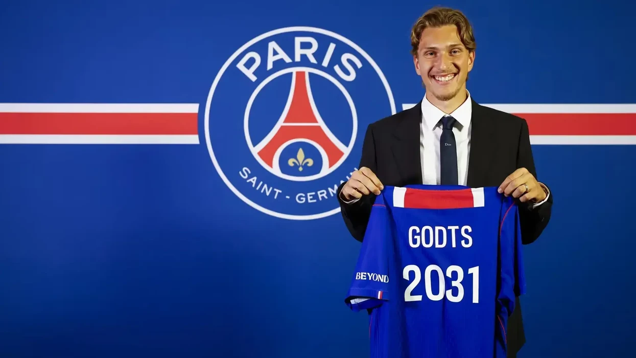 PSG-ja transferon fenomenin e Ajaxit, Mika Godts firmos kontratë pesëvjeçare
