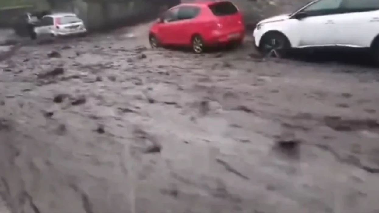 Përmbytje dhe rrëshqitje dheu në Spanjë, dy gra humbin jetën dhe dy foshnja lëndohen