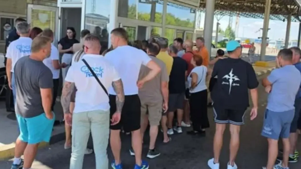 Shtetasit e huaj rreshtohen në Tabanoc për të paguar gjobat, Toshkovski: Askush nuk shpëton nga "Safe City" Shtetasit e huaj rreshtohen në Tabanoc për të paguar gjobat, Toshkovski: Askush nuk shpëton nga