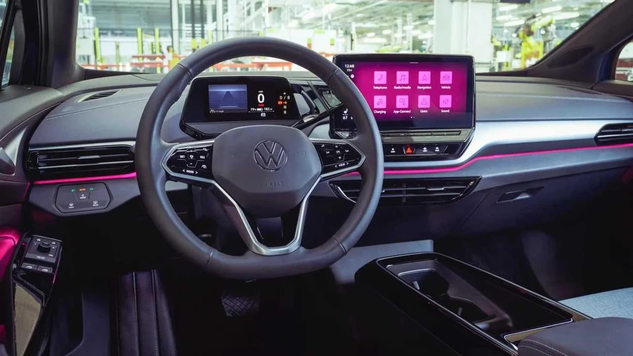Volkswagen ndryshon kurs: Më pak prekje, më shumë butona