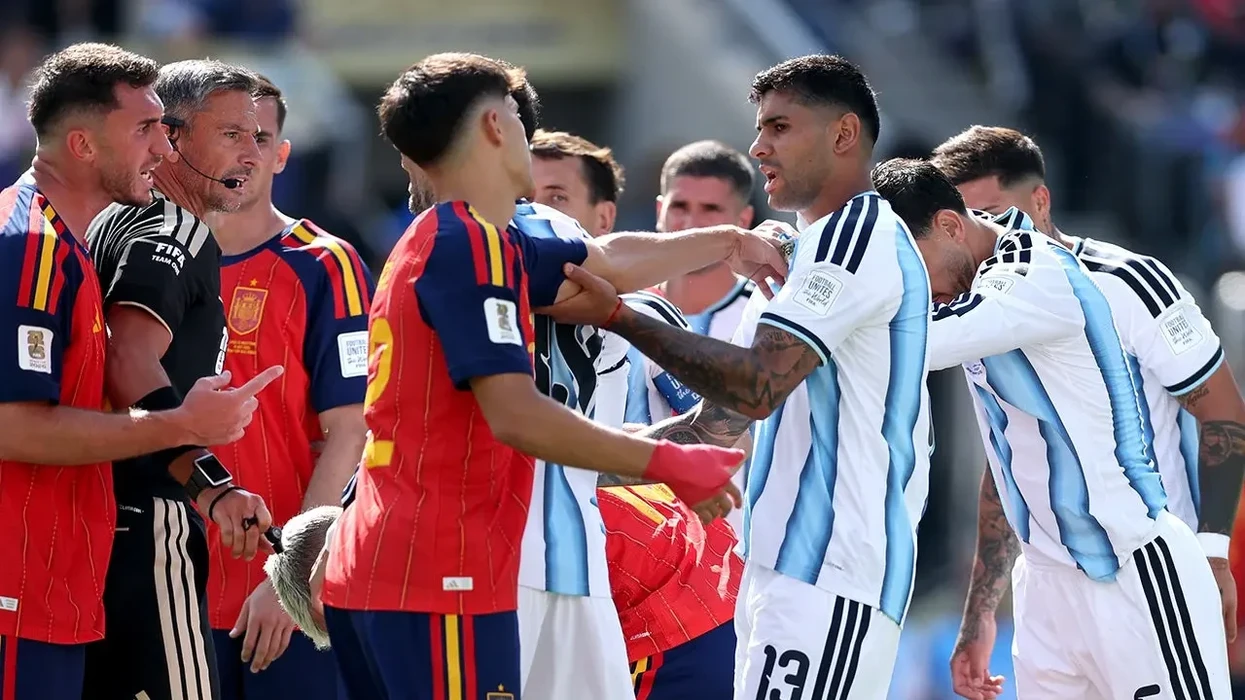 FIFA trondit Argjentinën me dënime të rënda – gjoba të majme dhe deri në 10 ndeshje pezullim