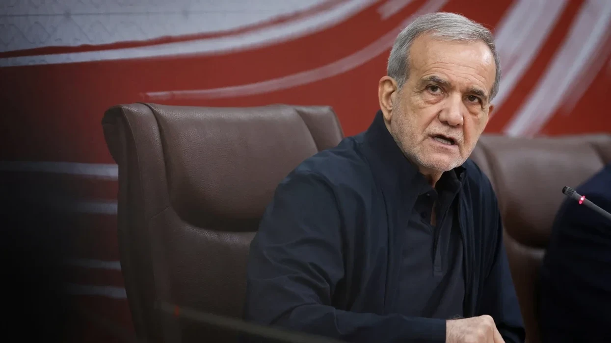 Pezeshkian: Irani ndodhet në një “luftë të gjithanshme”, ndërsa presioni amerikan rritet