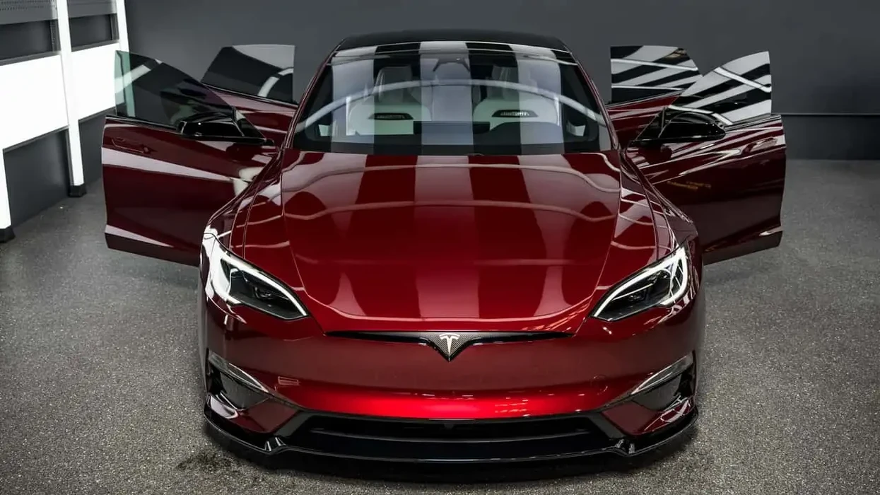 Dizajneri i Tesla-s ruan Model S Plaid nr. 001, vetëm 250 ekzemplarë për koleksionistët