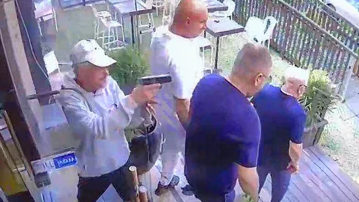 Bos i mafias izraelite ekzekutohet me të shtëna në kokë, në mes të ditës - publikohen pamjet e sulmit