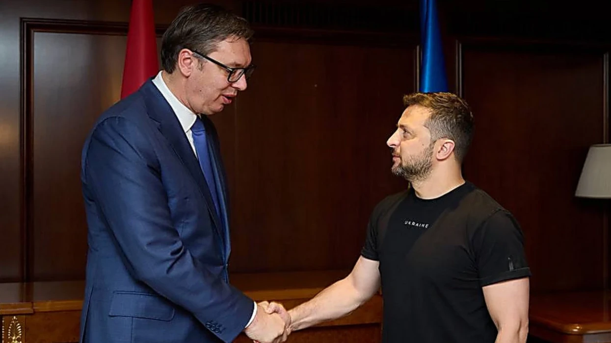 Vuçiq i shkruan Zelenskyt për Ditën e Pavarësisë: Serbia respekton integritetin territorial të Ukrainës