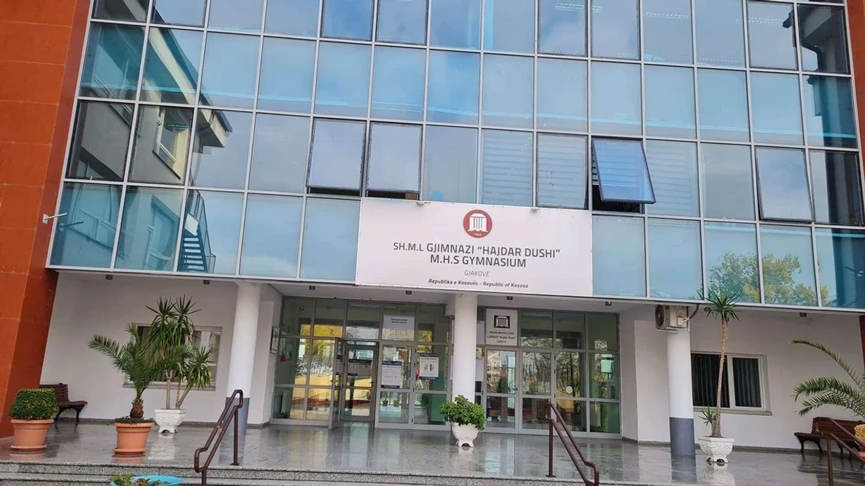 Kontrollimi i çantave dhe ndalimi i celularëve, Gjakova me shkallën më të lartë të sigurisë në shkolla sipas ZKA-së