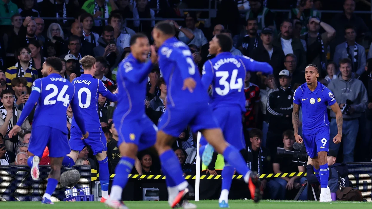 Chelsea pritet të zgjidh problemin e madh, nis bisedimet për transferimin e portierit të klasit botëror