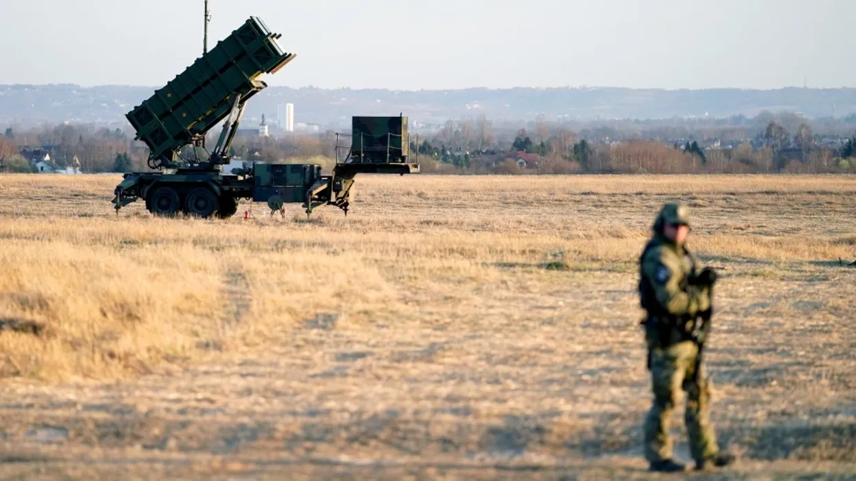 Zyrtarët thonë se rezervat e raketave Patriot të SHBA-së në Evropë janë 'tej nivelit kritik' për shkak të luftës në Iran Zyrtarët thonë se rezervat e raketave Patriot të SHBA-së në Evropë janë 'tej nivelit kritik' për shkak të luftës në Iran