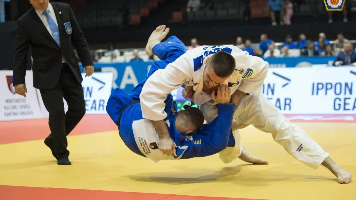Shpati Zekaj fiton medaljen e bronztë në 'Taranto 2026'