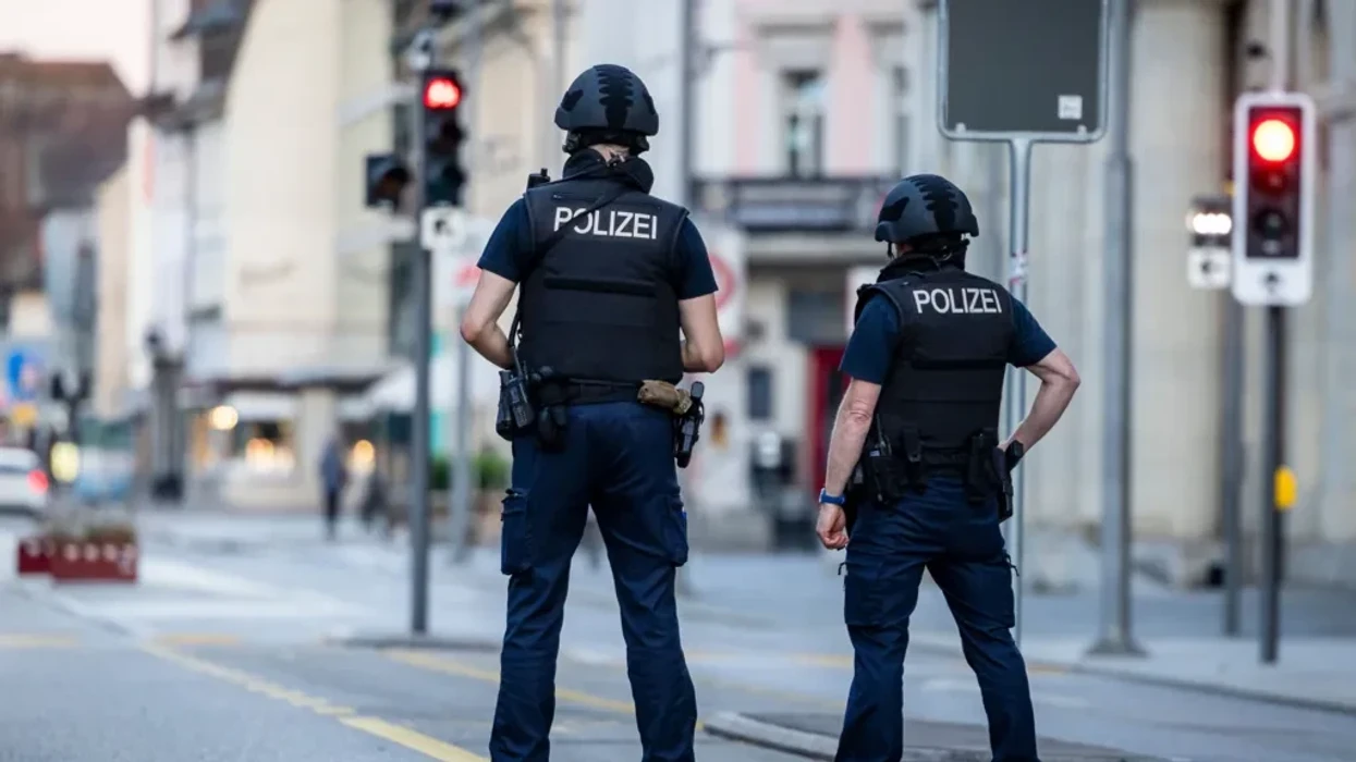 Të shtëna në Zvicër, një i vrarë dhe pesë të plagosur - policia në kërkim të autorit