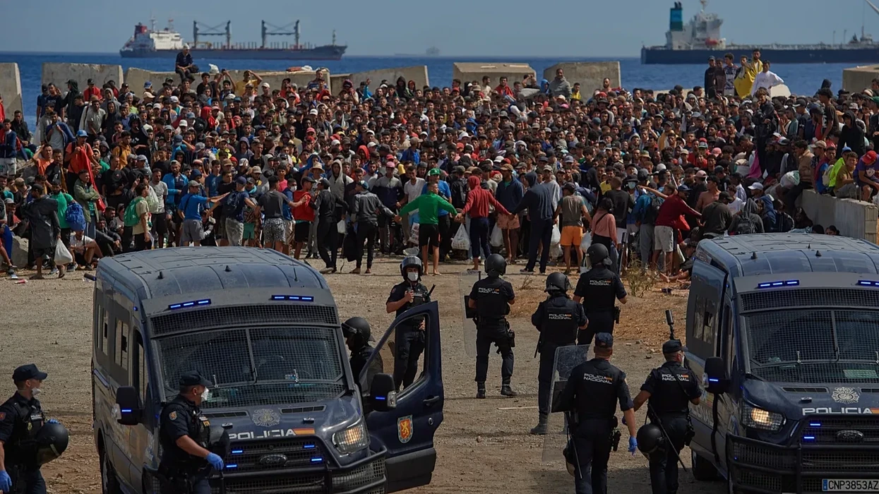 Spanja ndan 165 milionë euro për rimëkëmbjen e Ceutës pas krizës së emigrantëve