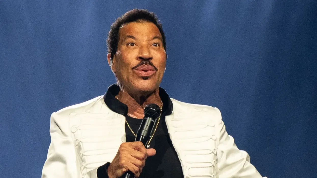 Lionel Richie shtrohet në spital pas koncertit në Missouri Lionel Richie shtrohet në spital pas koncertit në Missouri