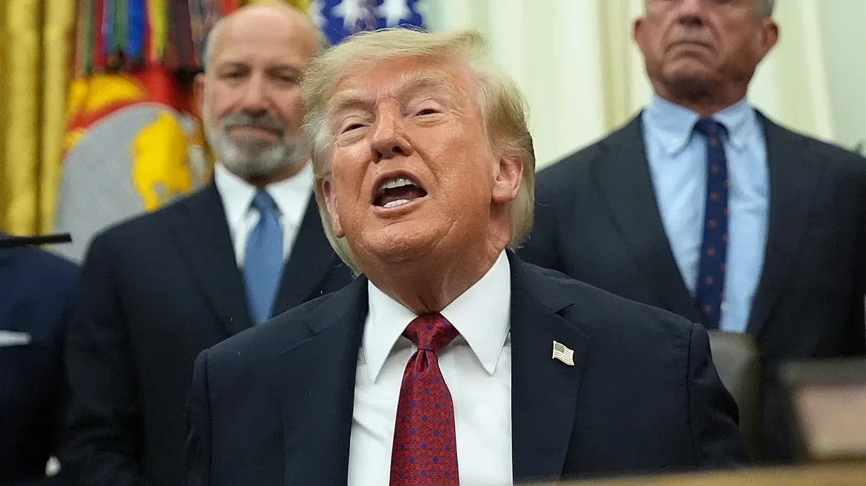 Trump paralajmëron: SHBA do të marrë “të gjithë” naftën e Venezuelës