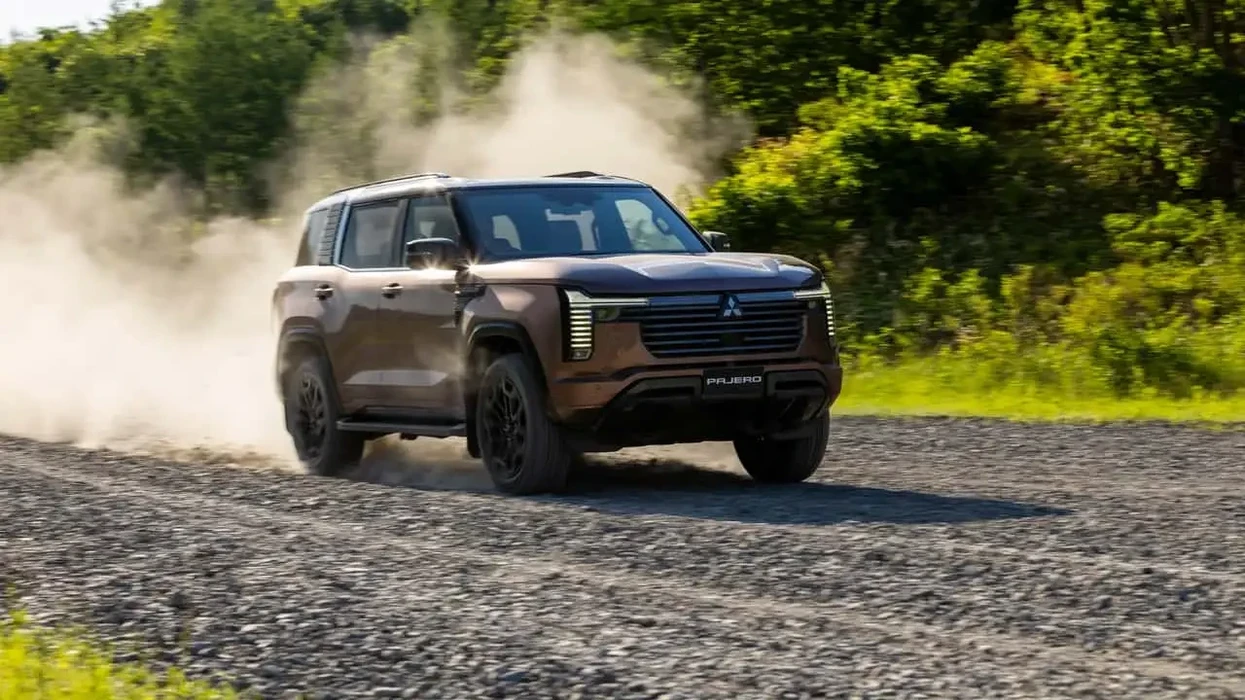 Rikthehet Mitsubishi Pajero: SUV-i legjendar vjen më i madh, më luksoz dhe gati për terren të vështirë