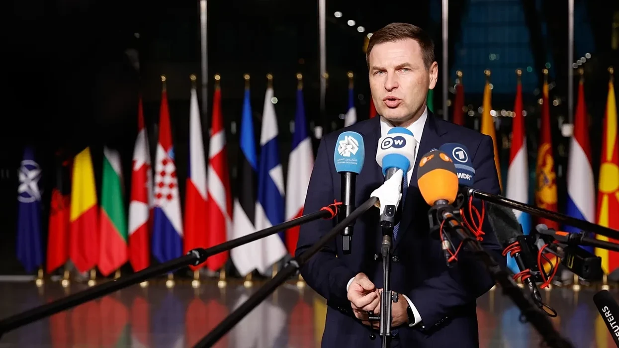 Ministri estonez i Mbrojtjes jep dorëheqjen pas skandalit 70 milionë eurosh për armatime për Ukrainën