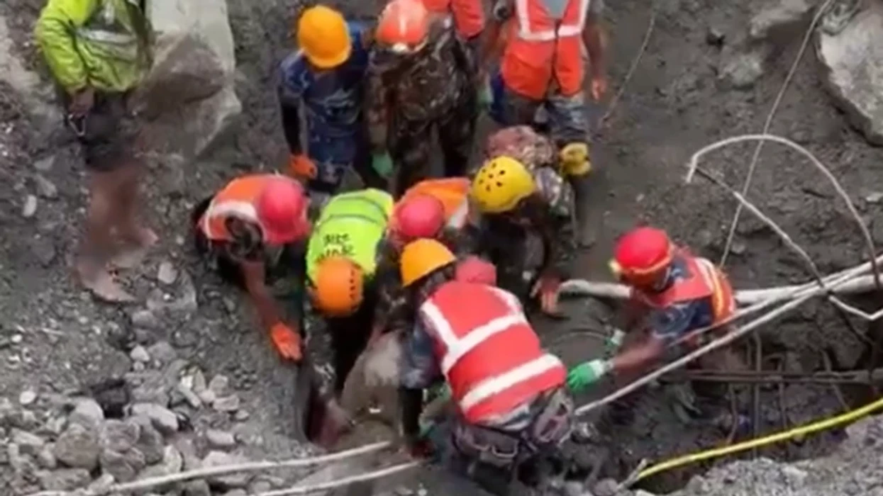 Nëntë ditë nën rrënoja, dy persona gjenden të gjallë në një tunel në Nepal - pamje